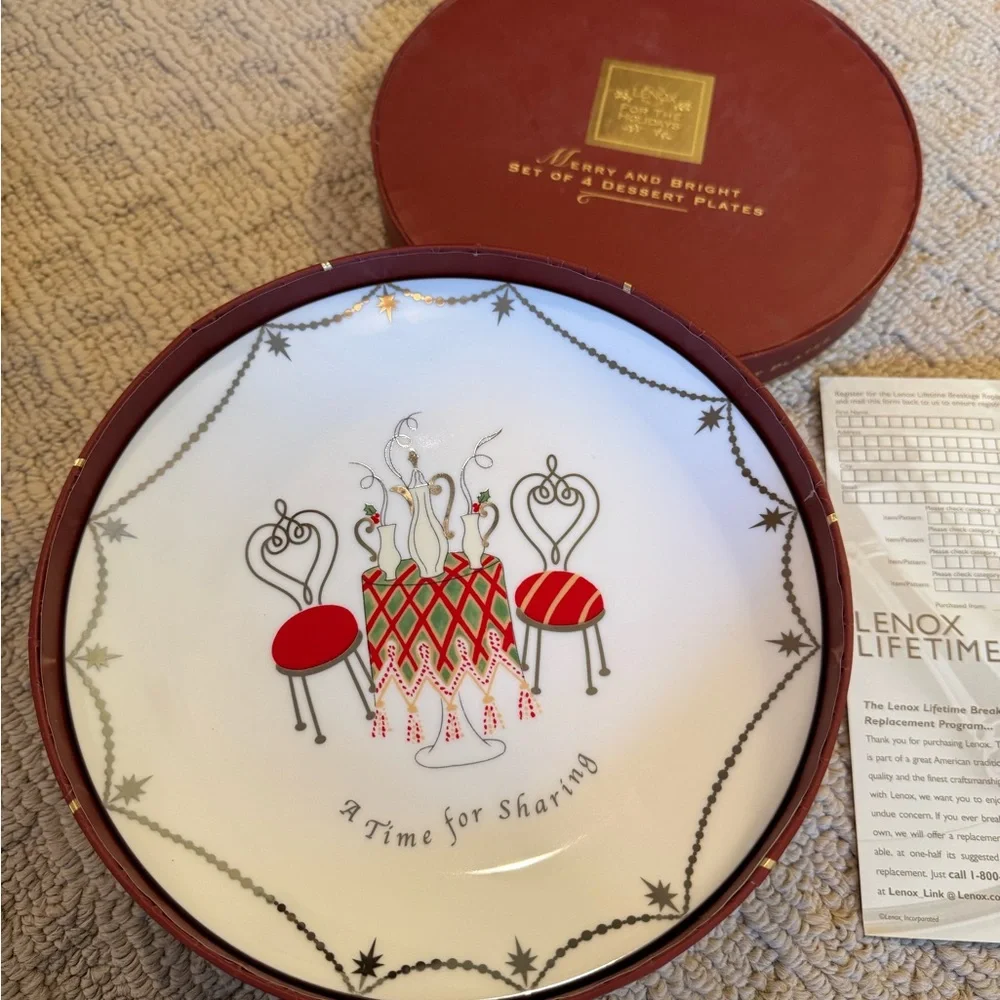🎄🎅 NWT - Lenox Merry and Bright set of 4 Christmas dessert plates